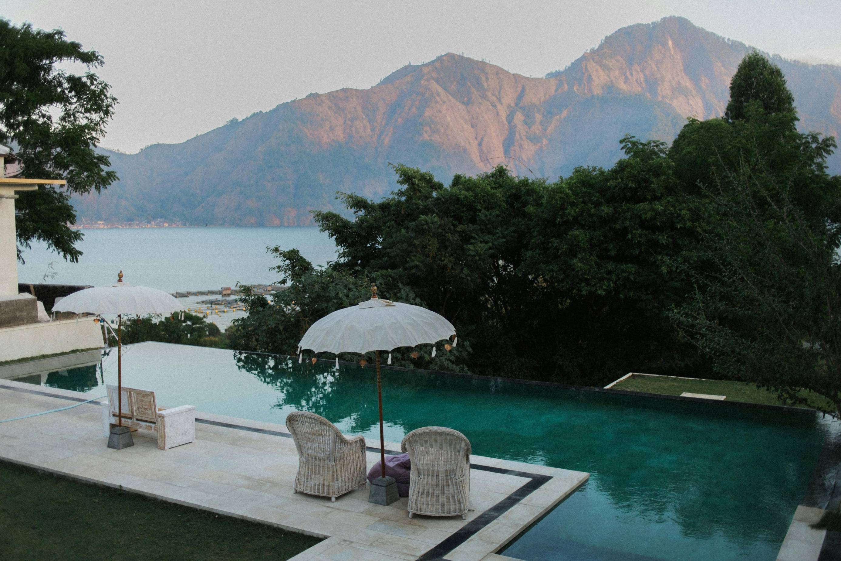 The Aqua Lounge